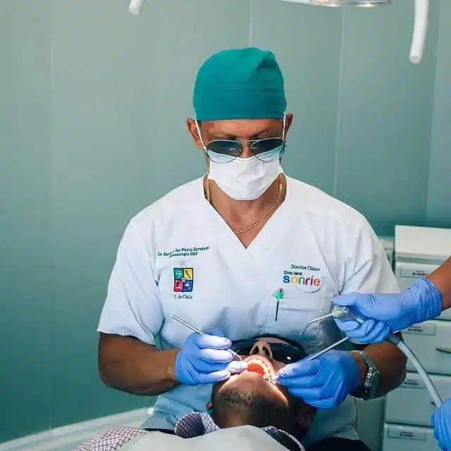 Prótesis Sobre Implantes en Providencia - atención profesional